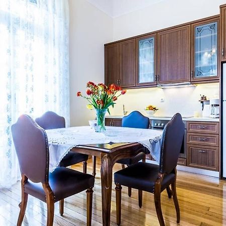 Neoclassical Apartment With 3 Bedrooms In El Pireo Exterior foto