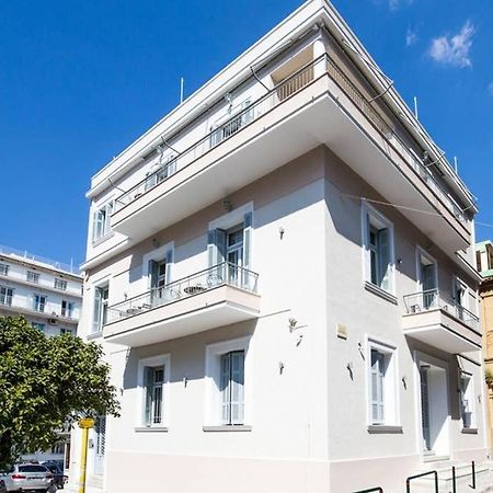 Neoclassical Apartment With 3 Bedrooms In El Pireo Exterior foto