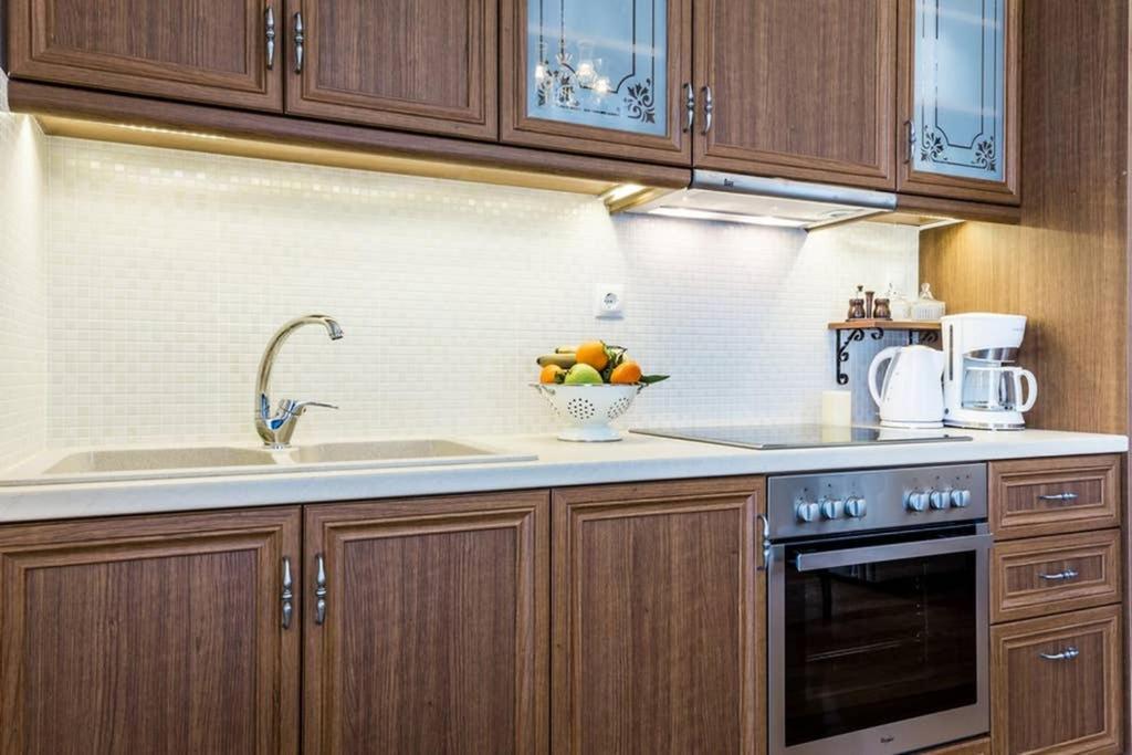 Neoclassical Apartment With 3 Bedrooms In El Pireo Exterior foto