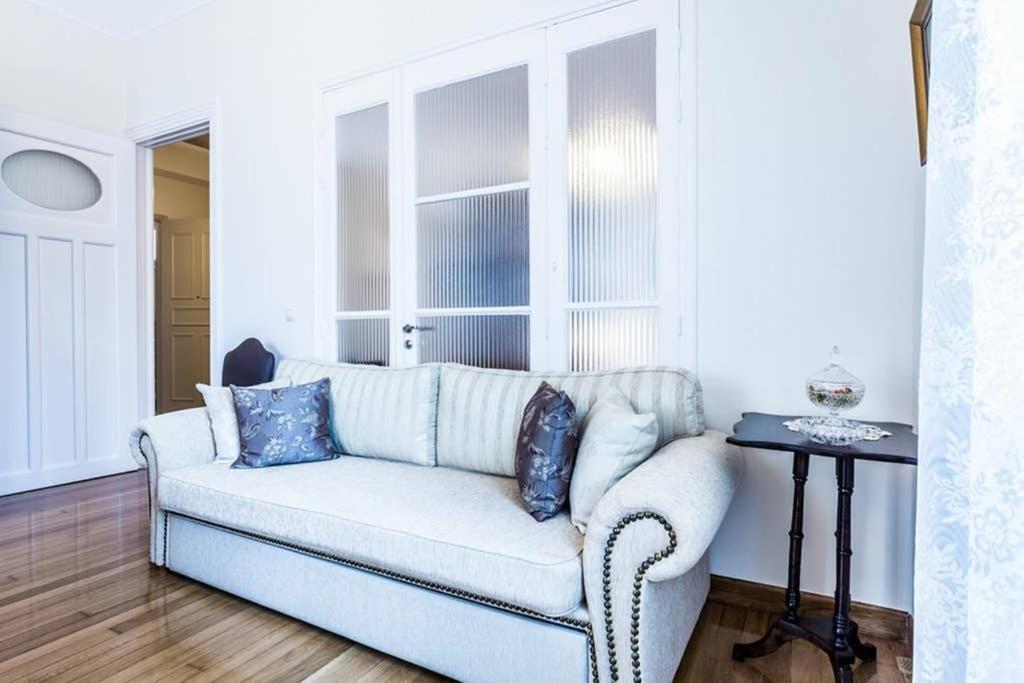 Neoclassical Apartment With 3 Bedrooms In El Pireo Exterior foto