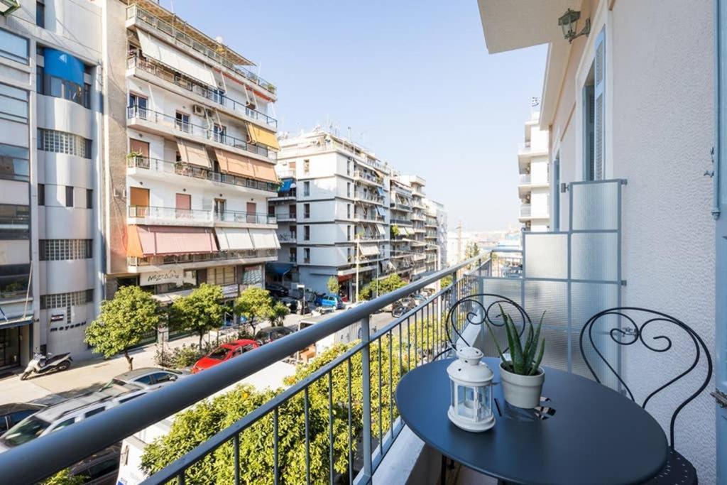 Neoclassical Apartment With 3 Bedrooms In El Pireo Exterior foto