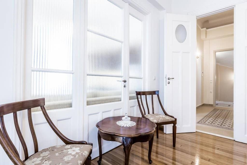 Neoclassical Apartment With 3 Bedrooms In El Pireo Exterior foto