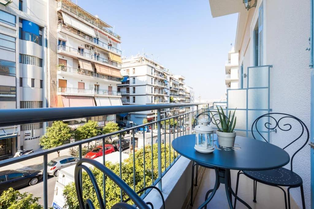 Neoclassical Apartment With 3 Bedrooms In El Pireo Exterior foto